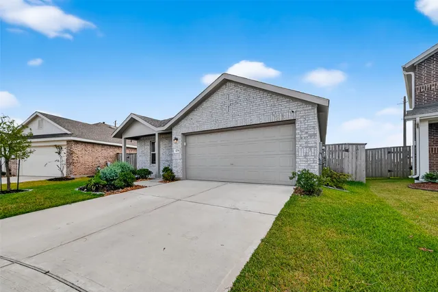 $2,100 | 4206 Barrington Cove Lane, Baytown, TX 77521