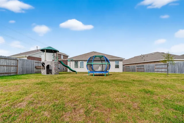 $2,100 | 4206 Barrington Cove Lane, Baytown, TX 77521