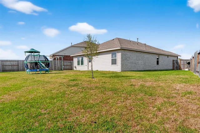 $2,100 | 4206 Barrington Cove Lane, Baytown, TX 77521
