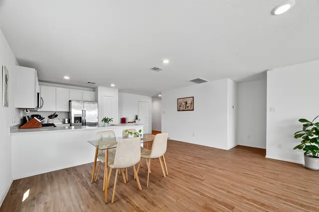 $2,100 | 4206 Barrington Cove Lane, Baytown, TX 77521