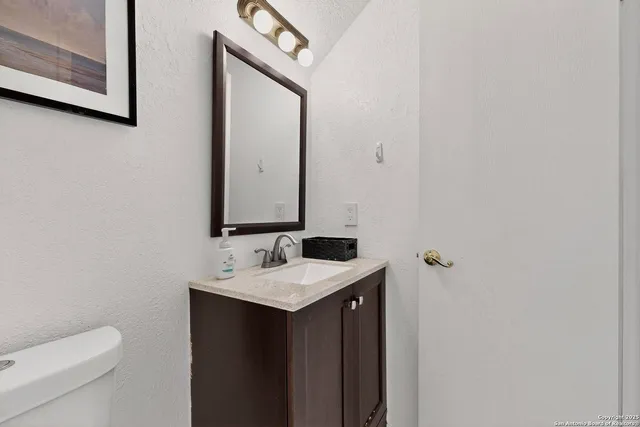 $2,000 | 4242 Knollpond, San Antonio, TX 78247