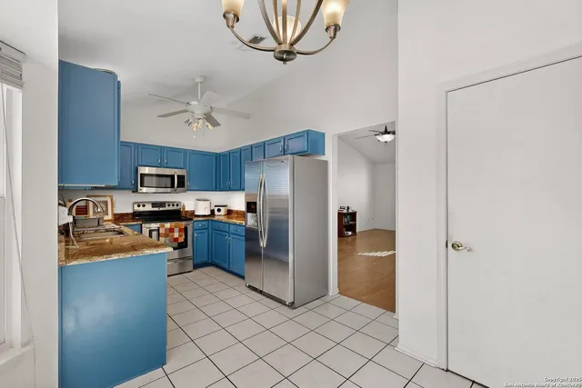 $2,000 | 4242 Knollpond, San Antonio, TX 78247