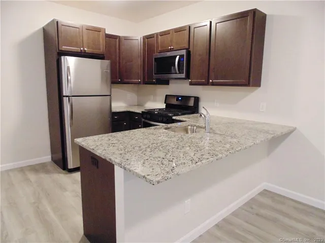 $1,950 | 2838 Fairfield Avenue, Unit 103, Bridgeport, CT 06605