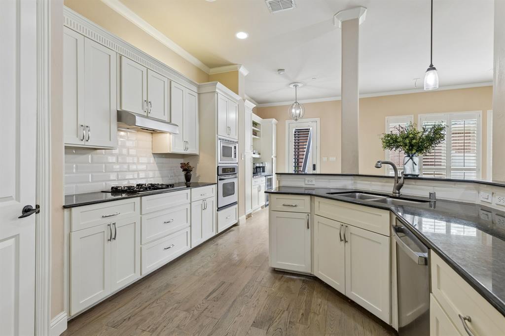 8340 Library Street Frisco, TX 75034 - Photo 3 of 24