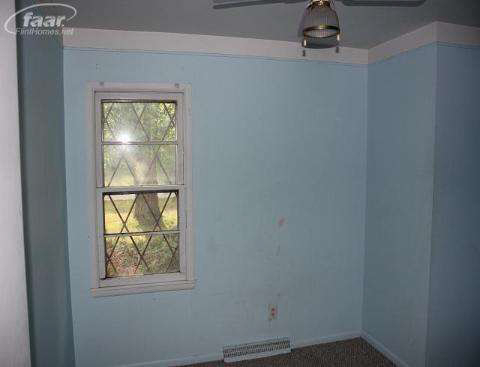 1232 South Vassar Road Burton, MI 48509 - Photo 8 of 27 20152652-7.JPG