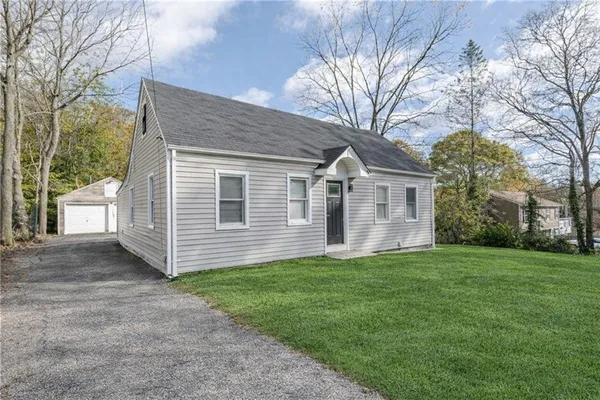 $370,000 | 30 Bear Hill Road, Cumberland, RI 02864