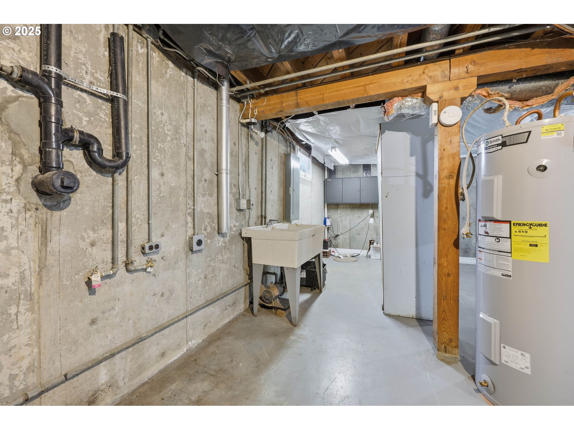 11040 Southeast McCreary Lane Boring, OR 97009 - Photo 27 of 38 a bathroom with a bathtub and a shower