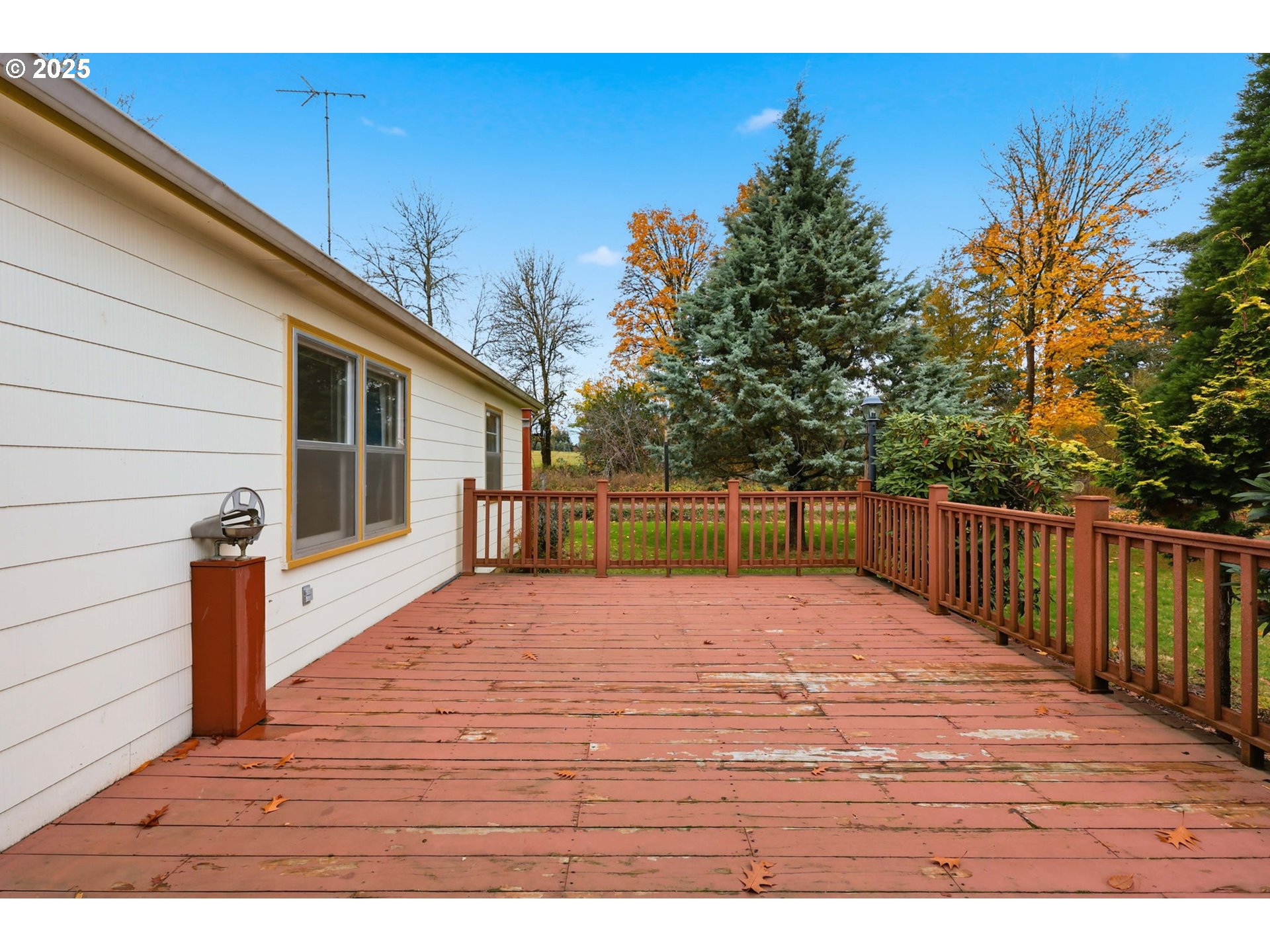 11040 Southeast McCreary Lane Boring, OR 97009 - Photo 30 of 38 a view of a backyard of the house