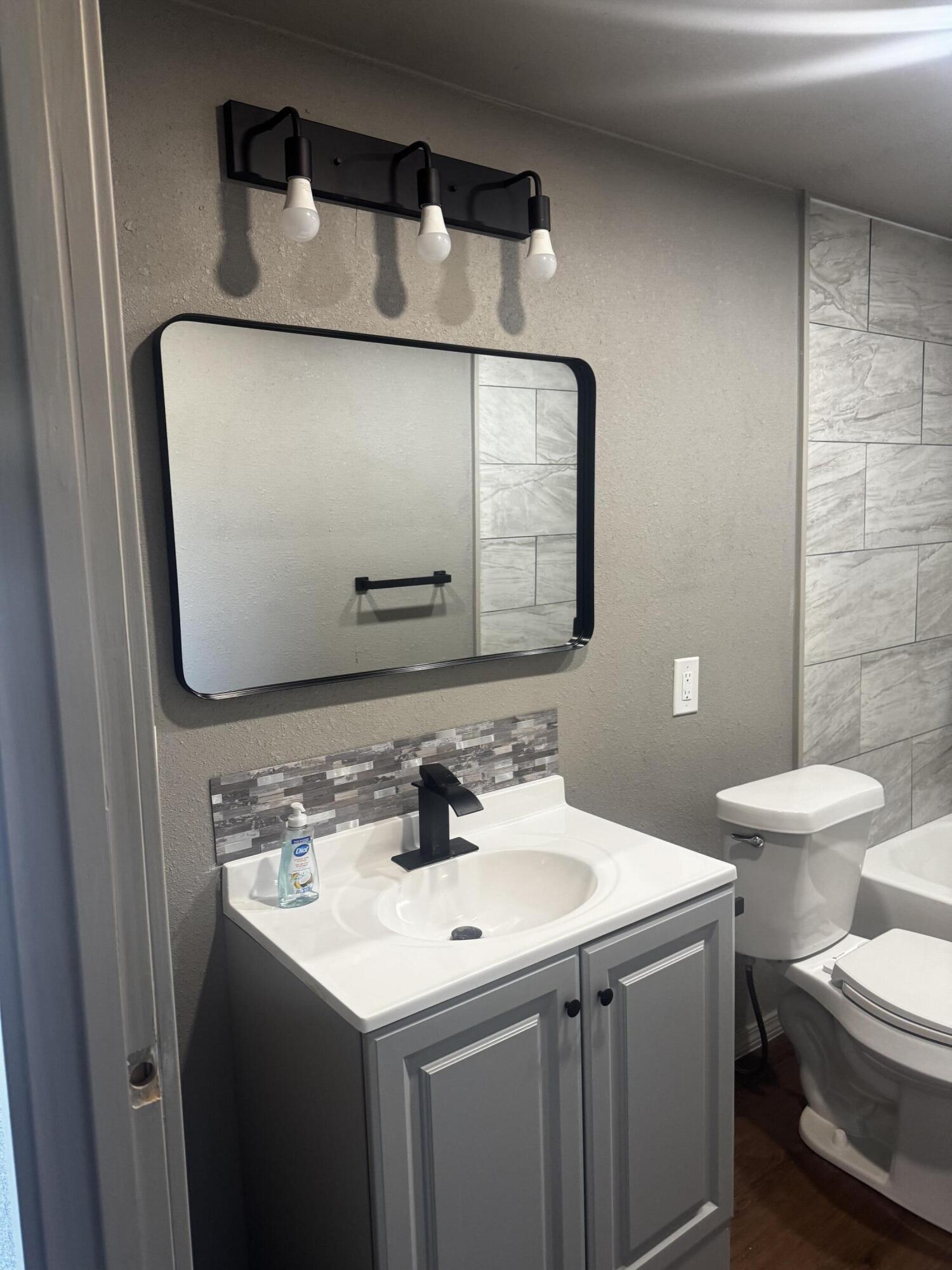 1128 Alaska Road Levelland, TX 79336 - Photo 12 of 20 IMG_3775