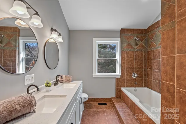 $3,900 | 5 Elmore Street, Asheville, NC 28804