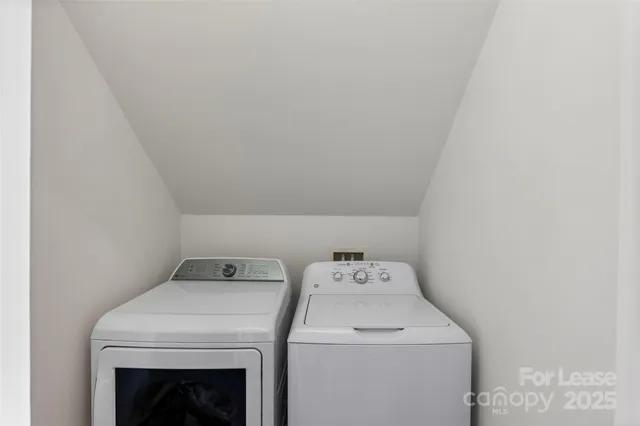 $3,900 | 5 Elmore Street, Asheville, NC 28804