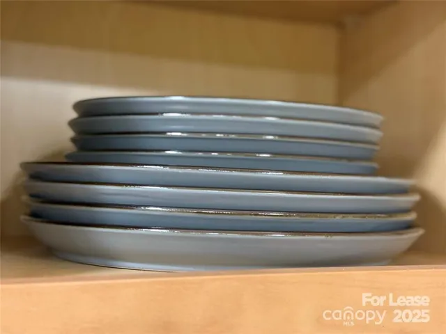 $3,900 | 5 Elmore Street, Asheville, NC 28804