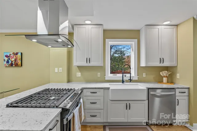 $3,900 | 5 Elmore Street, Asheville, NC 28804