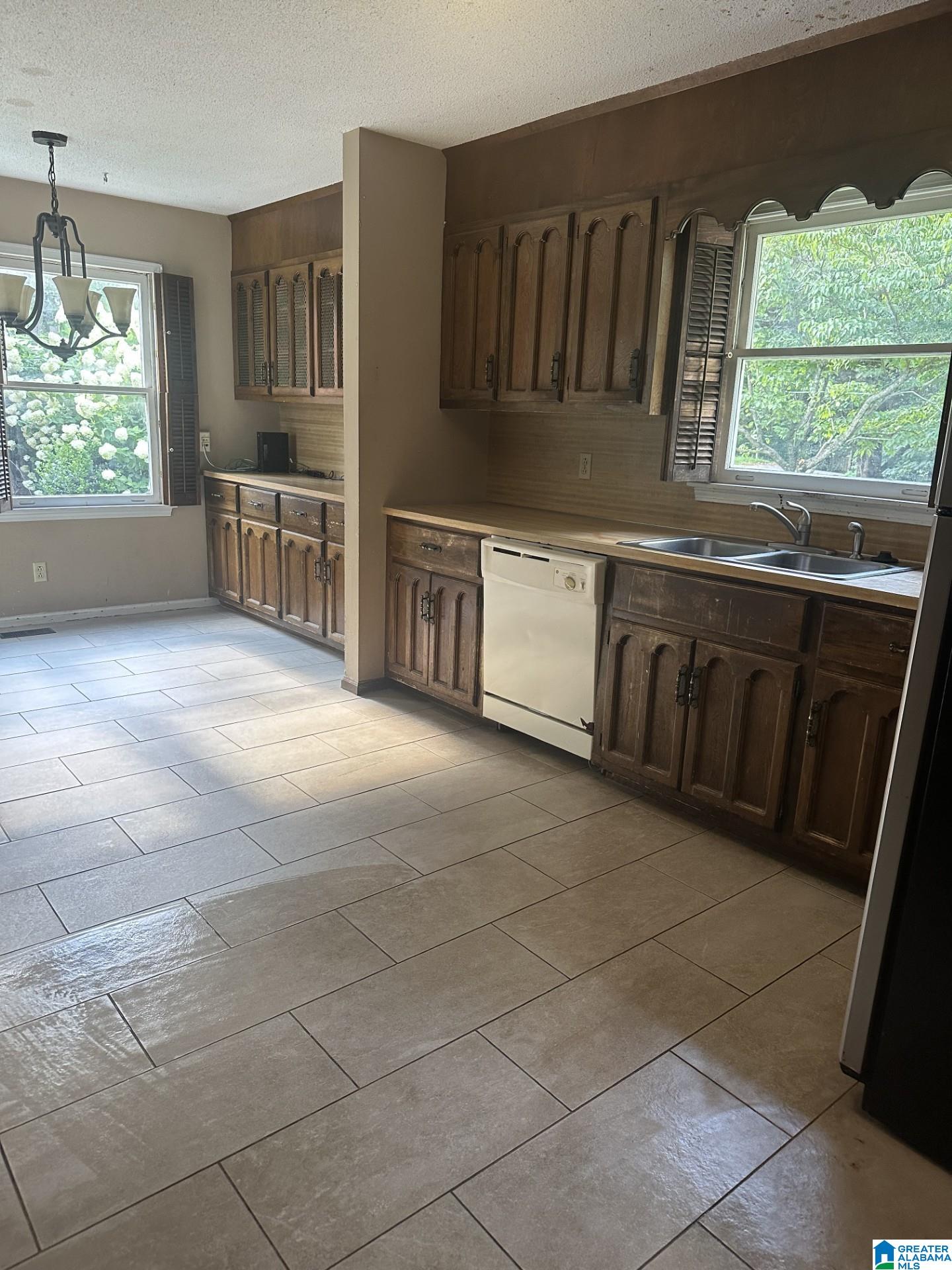 2278 Tyler Road Birmingham, AL 35226 - Photo 10 of 34