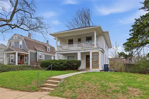 $329,000 | 4008 Charlotte Street, Kansas City, MO 64110