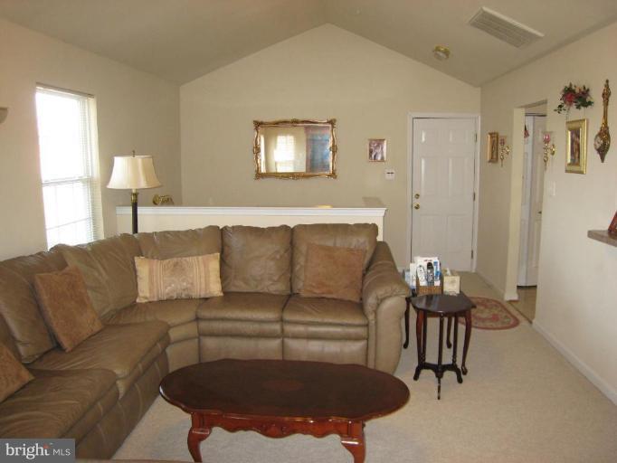 11801 Thrift Road Clinton, MD 20735 - Photo 15 of 30 Family Room #3