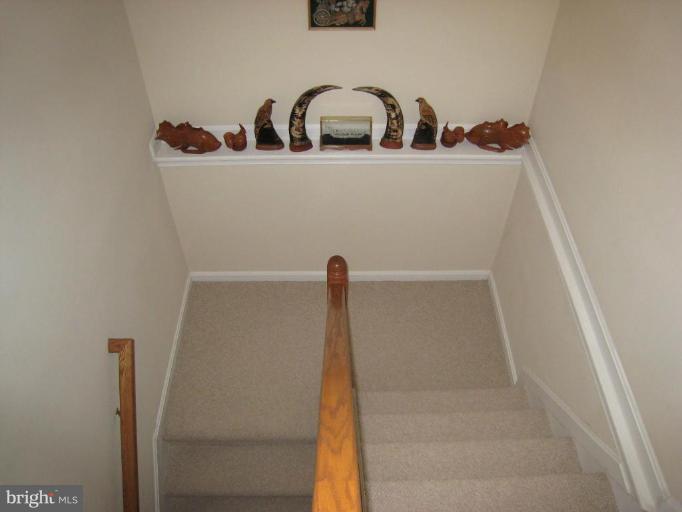 11801 Thrift Road Clinton, MD 20735 - Photo 19 of 30 Staircase