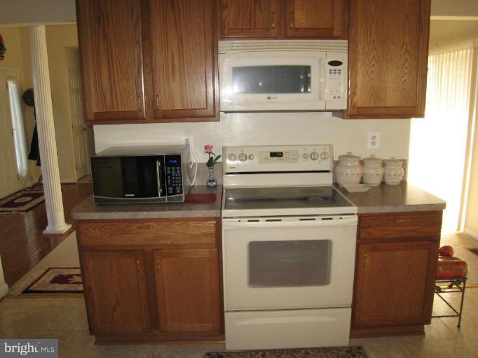 11801 Thrift Road Clinton, MD 20735 - Photo 26 of 30 Kitchen #3
