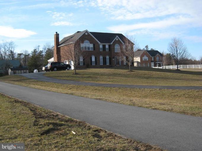 11801 Thrift Road Clinton, MD 20735 - Photo 28 of 30 Community View
