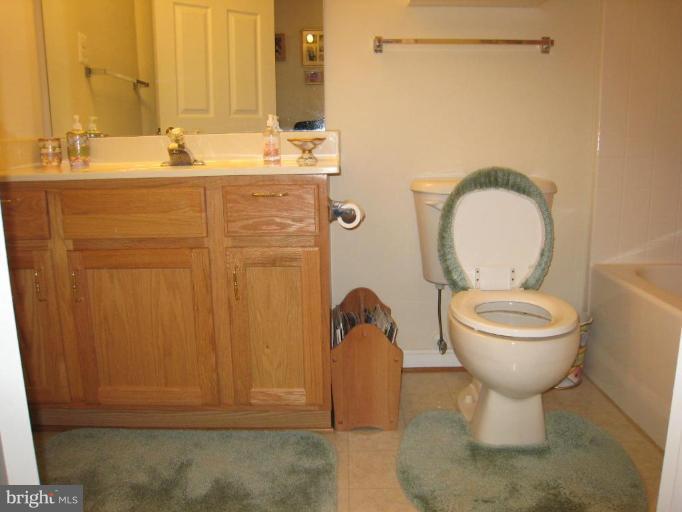 11801 Thrift Road Clinton, MD 20735 - Photo 9 of 30 Bath #1