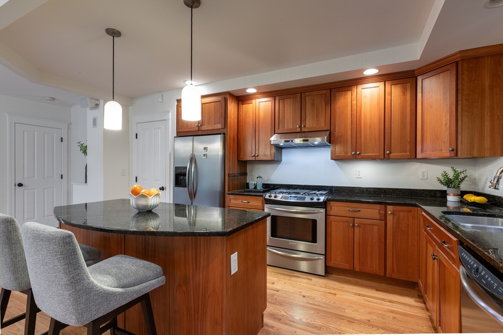 88 Round Hill Road, Unit 4 Northampton, MA 01060 - Photo 11 of 32 Gallery Image 11