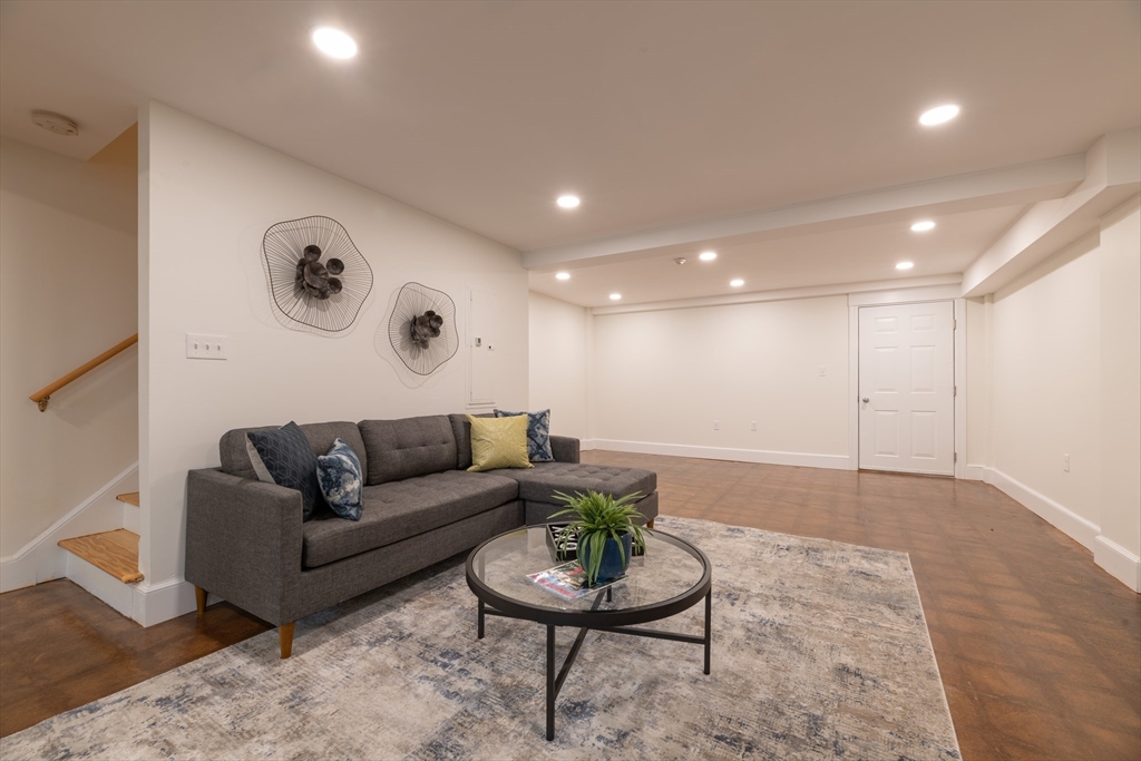 88 Round Hill Road, Unit 4 Northampton, MA 01060 - Photo 26 of 32 Gallery Image 26