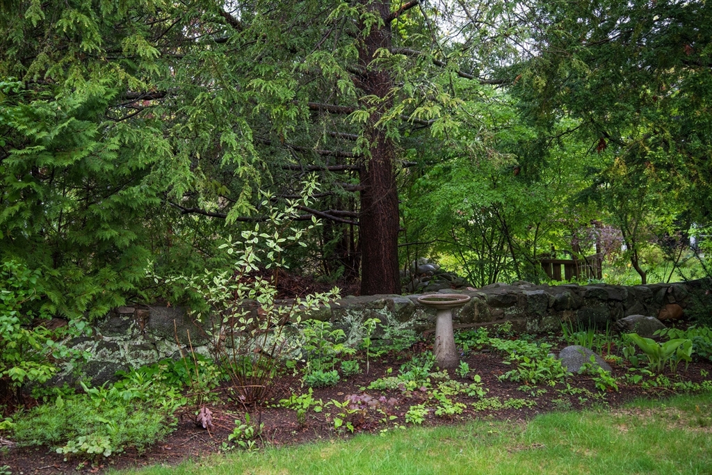 88 Round Hill Road, Unit 4 Northampton, MA 01060 - Photo 28 of 32 Gallery Image 28
