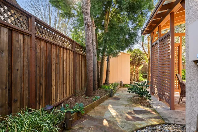 $1,040,000 | 1348 Birdie Drive, Windsor, CA 95492