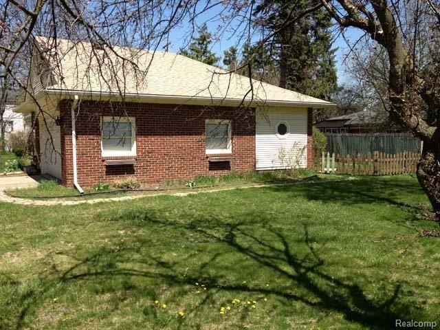 100 Rugby Street Birmingham, MI 48009 - Photo 6 of 22 IMG_2911.jpg