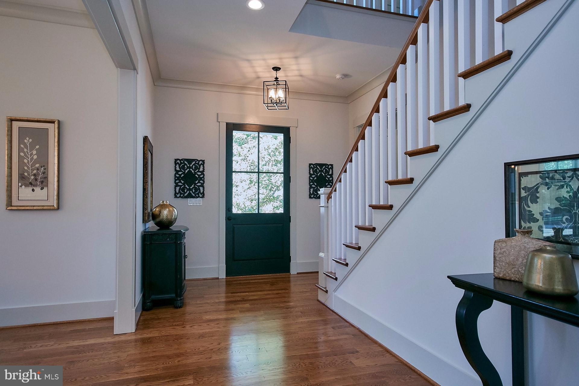 3313 John Marshall Drive Arlington, VA 22207 - Photo 2 of 30 Spacious Foyer - Entrance