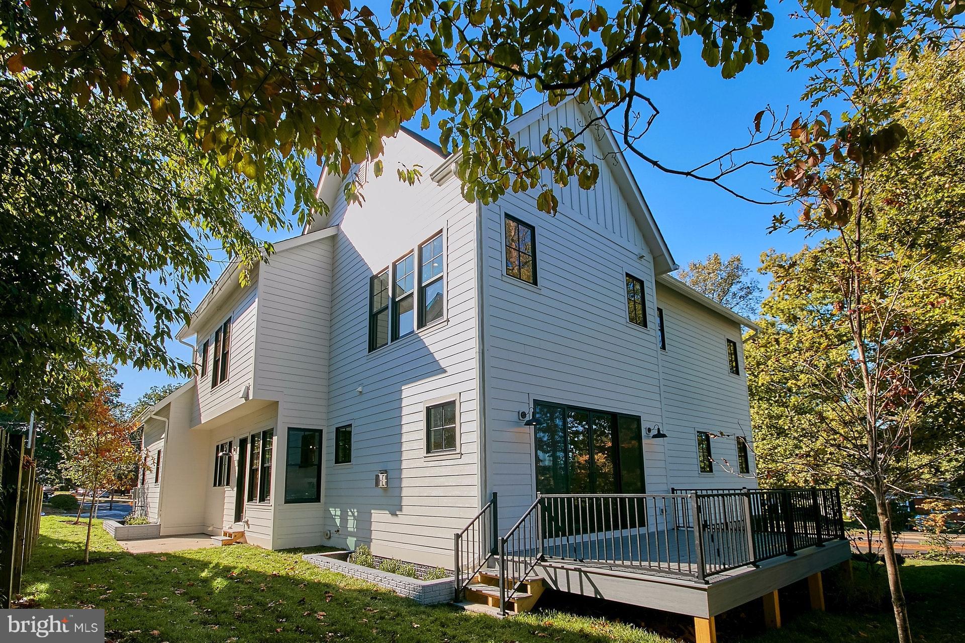 3313 John Marshall Drive Arlington, VA 22207 - Photo 29 of 30 Exterior Rear