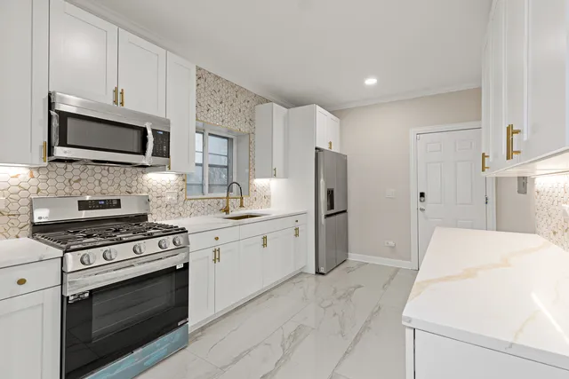 $639,999 | 1742 North Mayfield Avenue, Chicago, IL 60639