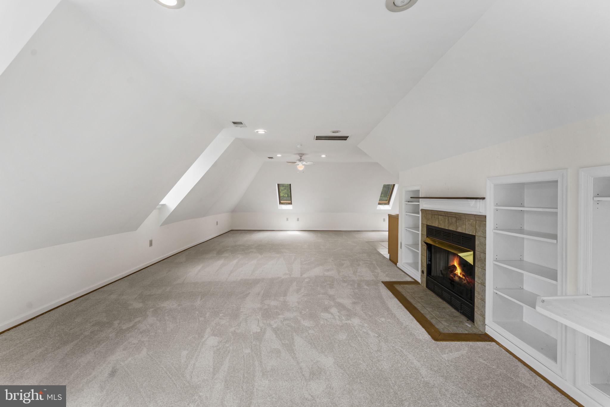 19725 Woodtrail Road Round Hill, VA 20141 - Photo 67 of 93 Upper Level Apartment