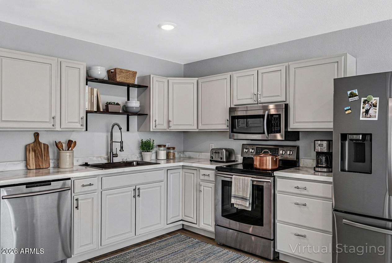 525 East 12th Street Florence, AZ 85132 - Photo 3 of 13 Kitchen