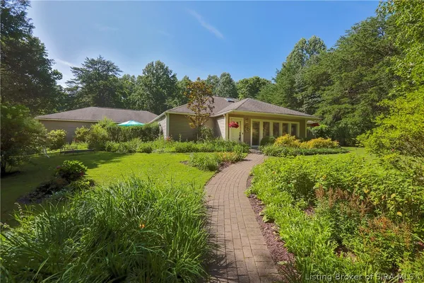 $415,000 | 5180 Cherokee Circle Northeast, Georgetown, IN 47122