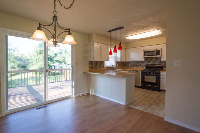 1408 South Smith Road Bloomington, IN 47401 - Photo 7 of 27