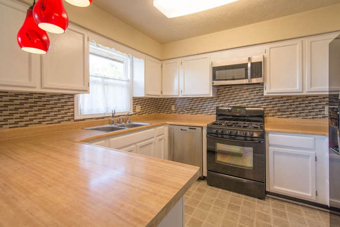 1408 South Smith Road Bloomington, IN 47401 - Photo 9 of 27
