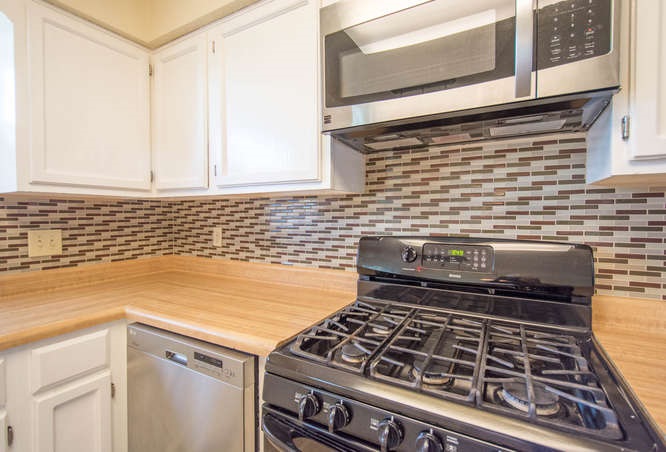 1408 South Smith Road Bloomington, IN 47401 - Photo 10 of 27