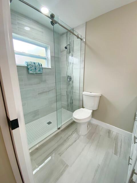 463 Manchester Street Boca Raton, FL 33487 - Photo 5 of 12 Master Bath