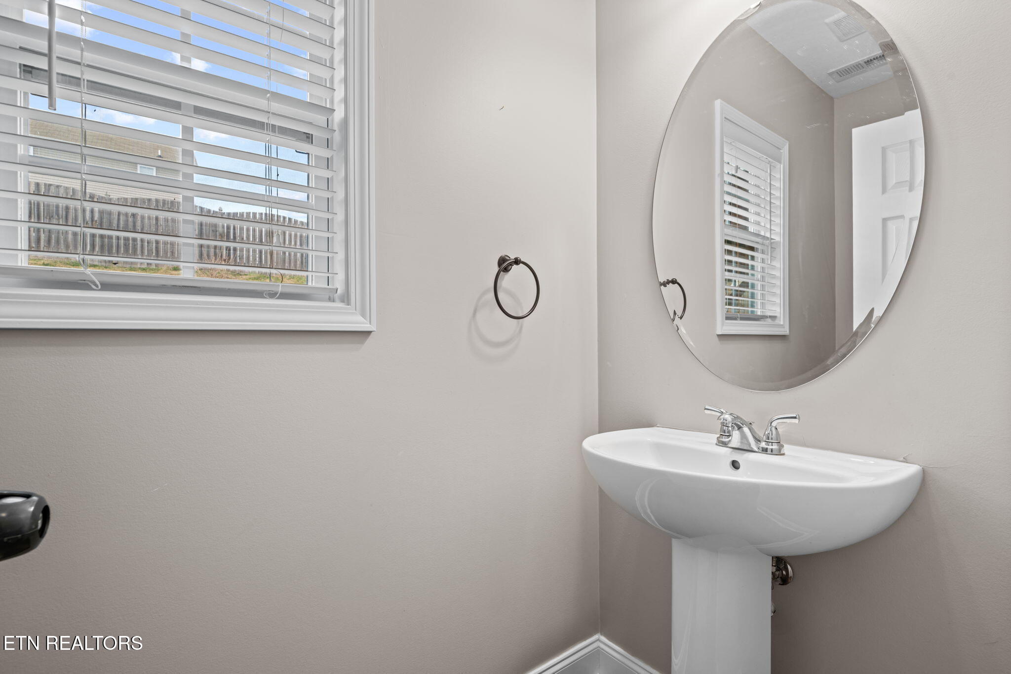 8429 Bowsong Lane Powell, TN 37849 - Photo 20 of 40 38-web-or-mls-8429 Bowsong-5204