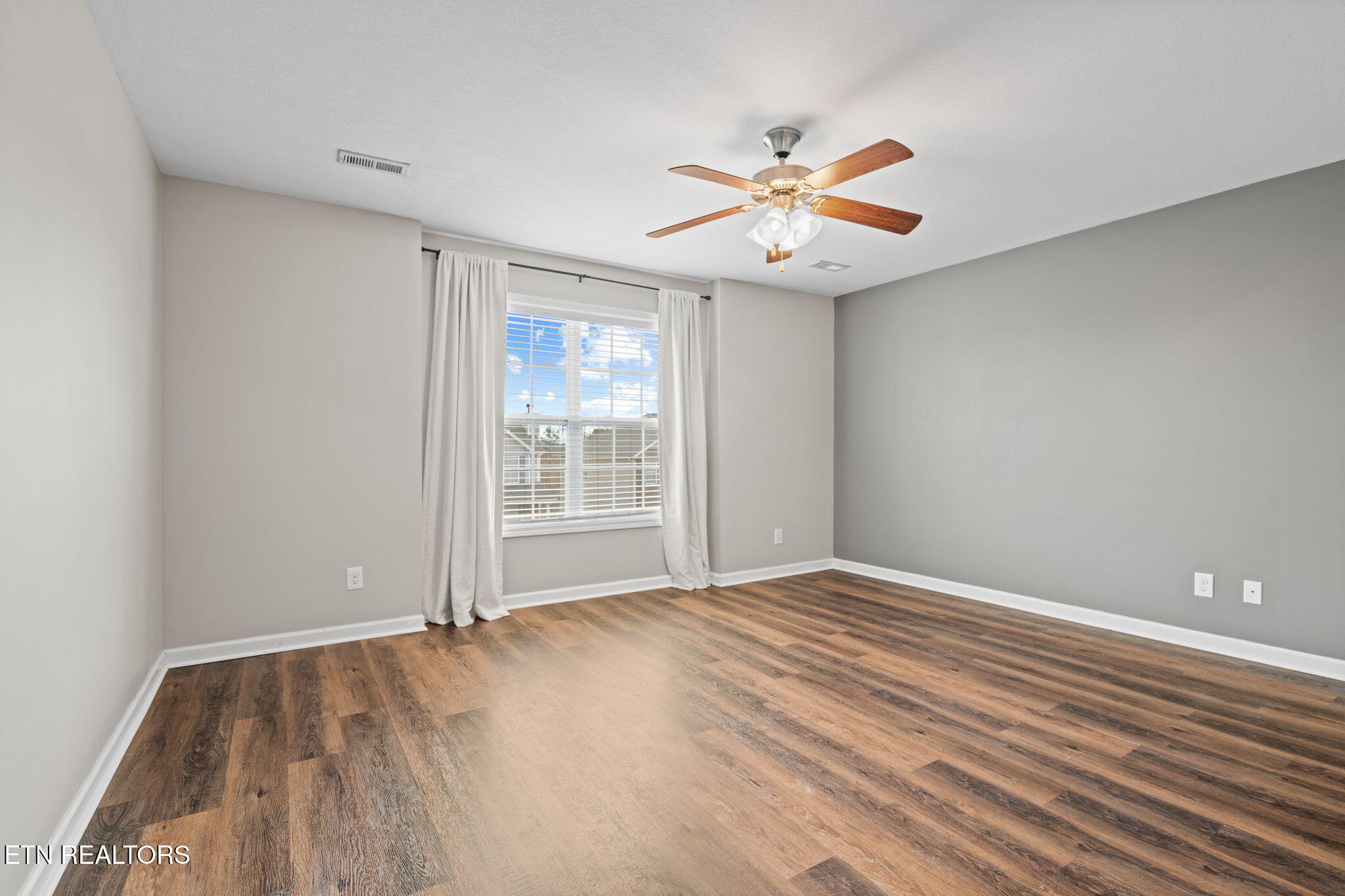 8429 Bowsong Lane Powell, TN 37849 - Photo 23 of 40 18-web-or-mls-8429 Bowsong-5112