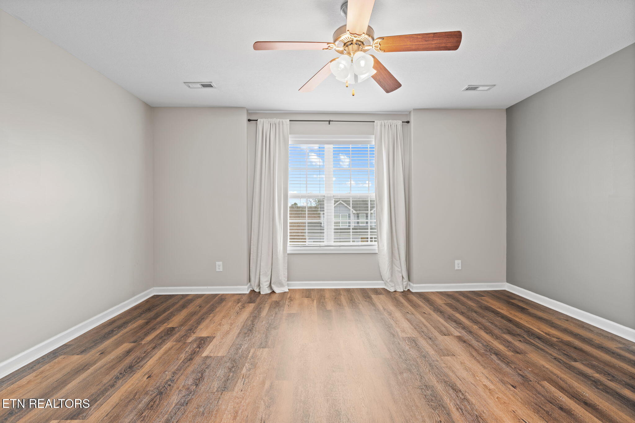 8429 Bowsong Lane Powell, TN 37849 - Photo 25 of 40 17-web-or-mls-8429 Bowsong-5107