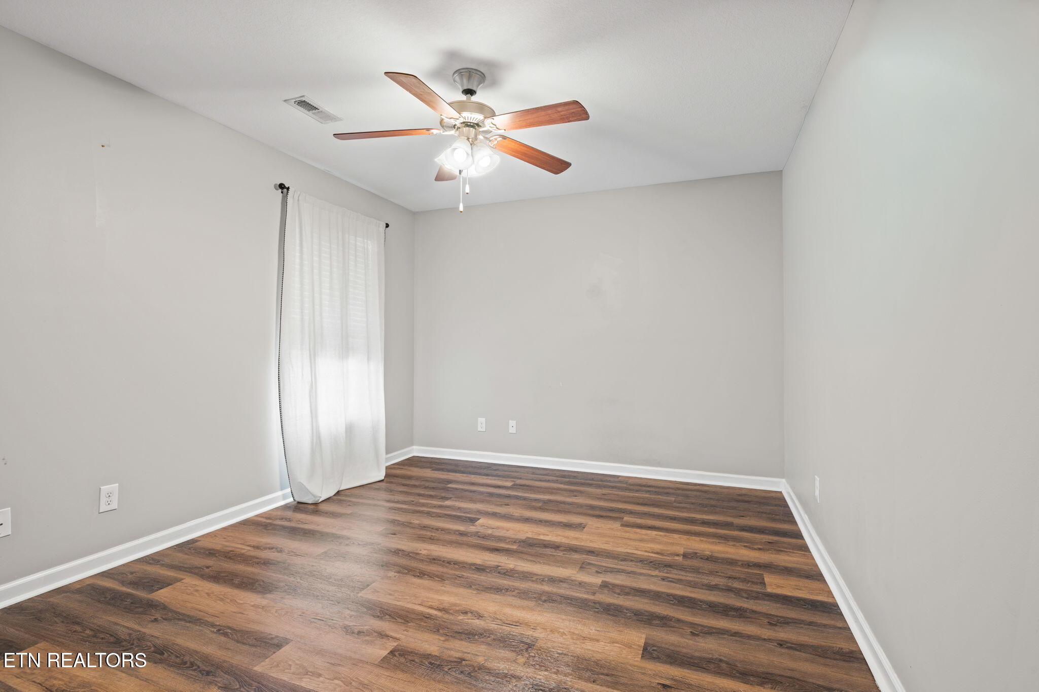 8429 Bowsong Lane Powell, TN 37849 - Photo 31 of 40 20-web-or-mls-8429 Bowsong-5122-Edit