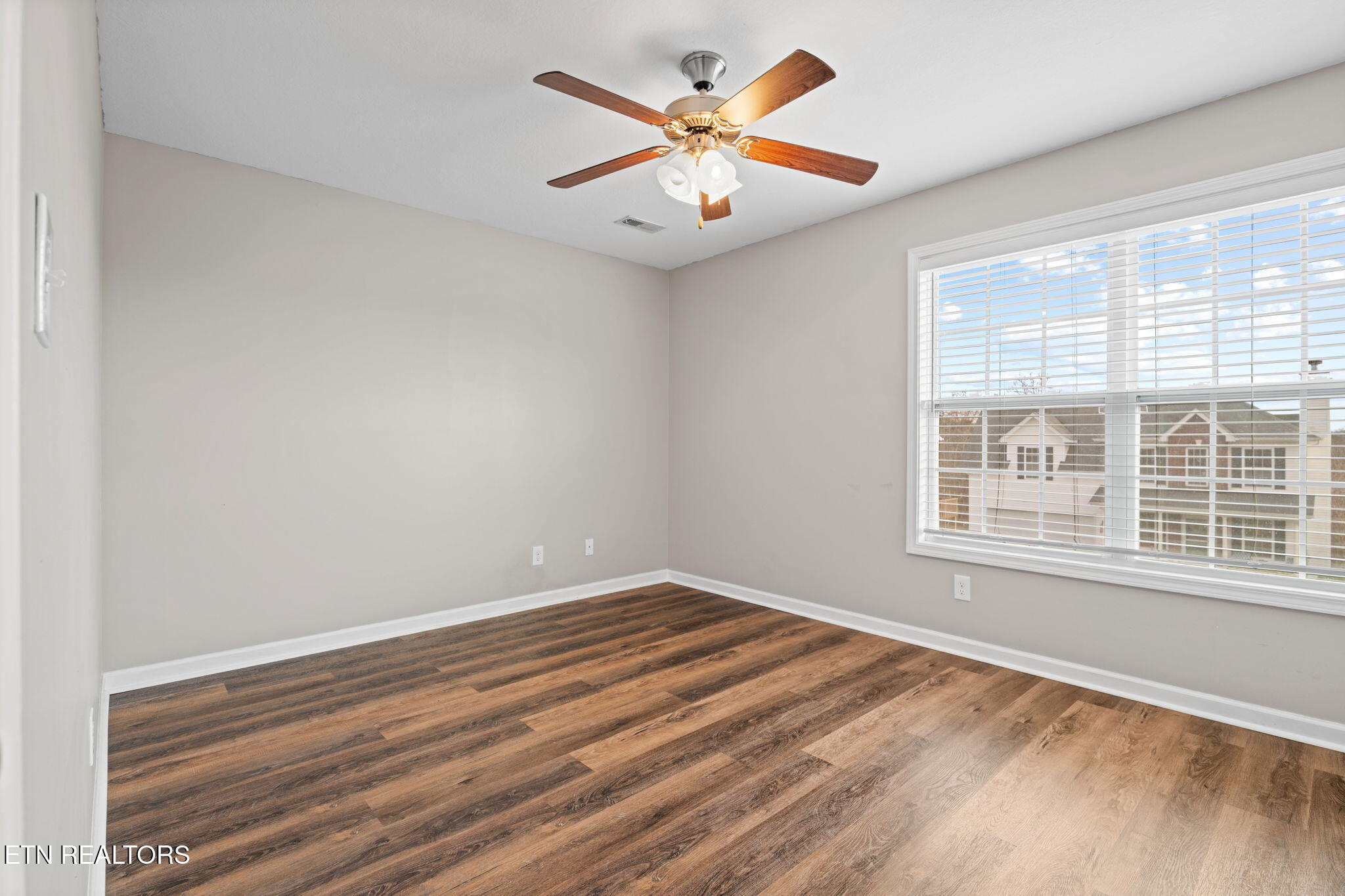 8429 Bowsong Lane Powell, TN 37849 - Photo 32 of 40 26-web-or-mls-8429 Bowsong-5142