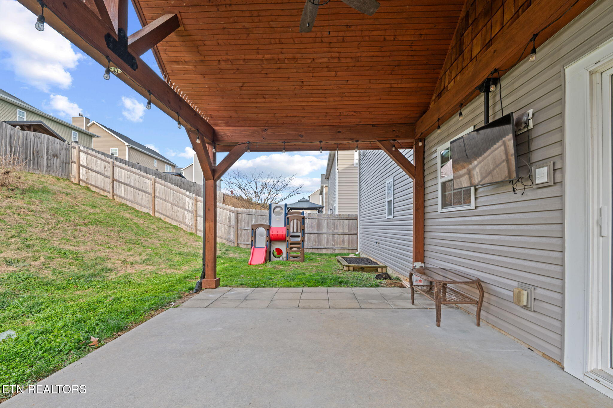 8429 Bowsong Lane Powell, TN 37849 - Photo 39 of 40 39-web-or-mls-8429 Bowsong-5209