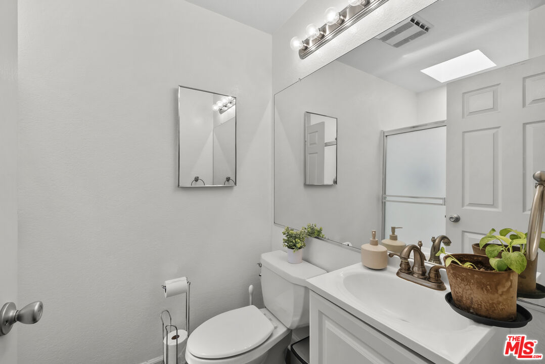 719 East Pleasant Valley Road Port Hueneme, CA 93041 - Photo 17 of 42