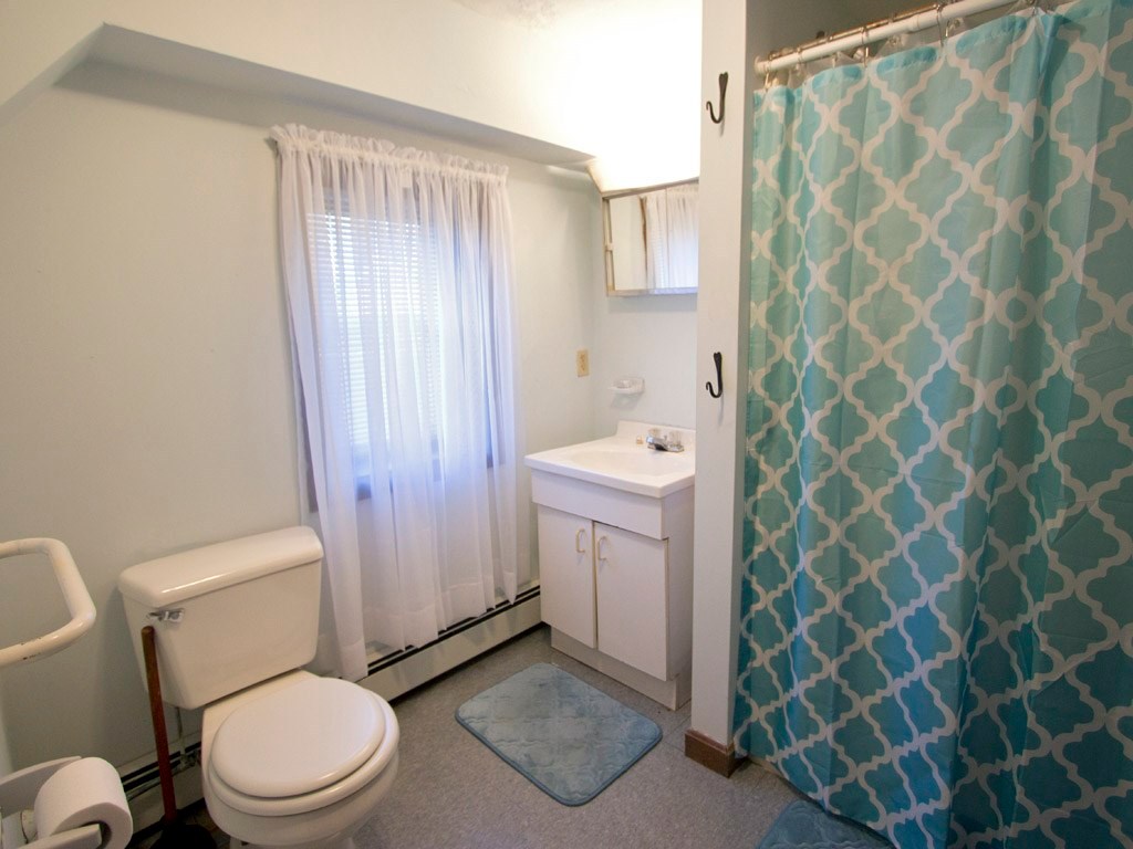 397 Valley Road Middletown, RI 02842 - Photo 13 of 19 Gallery Image 13