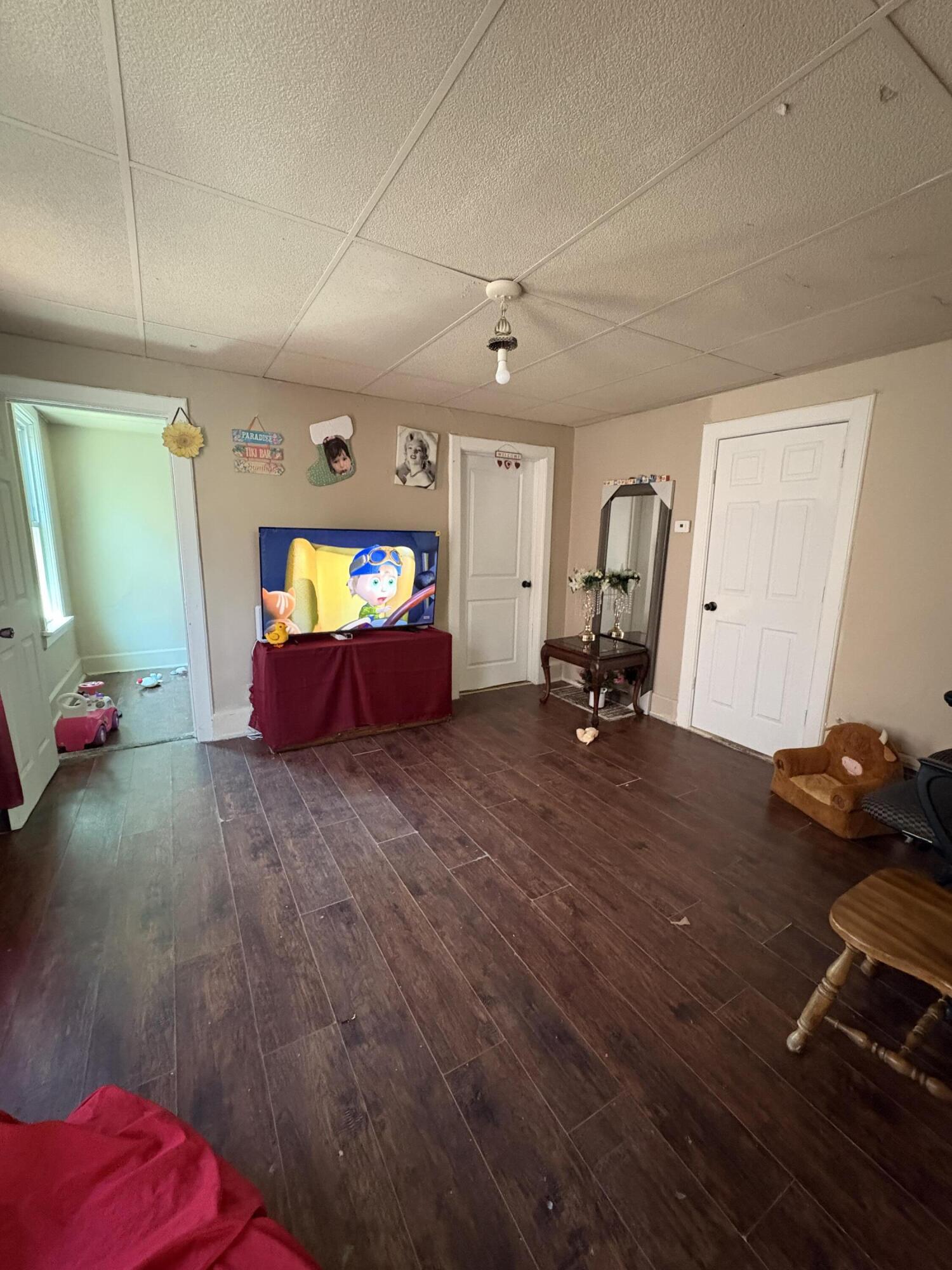 1522 South 15th Street Milwaukee, WI 53204 - Photo 35 of 53 cottage living room