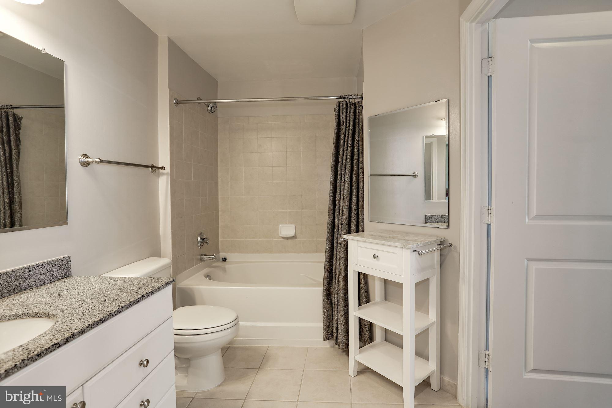3600 South Glebe Road, Unit 428W Arlington, VA 22202 - Photo 18 of 47 Bathroom