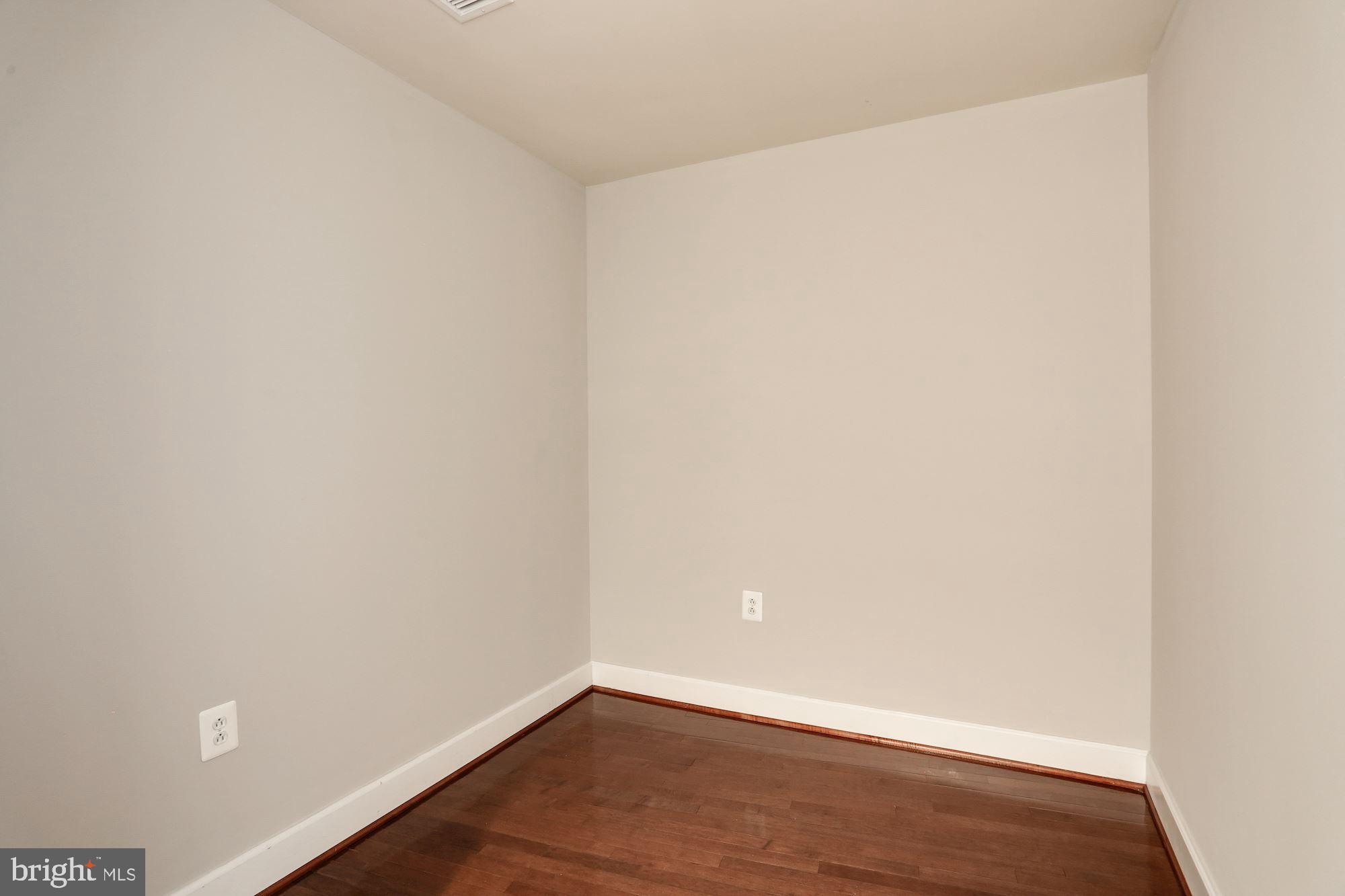 3600 South Glebe Road, Unit 428W Arlington, VA 22202 - Photo 24 of 47 Large den/office/guest space